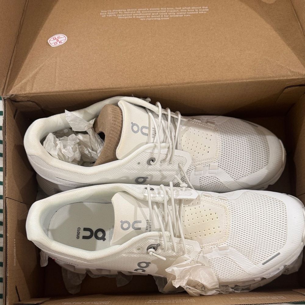 On Running Cream Mesh Sneakers cloud 5 size 9